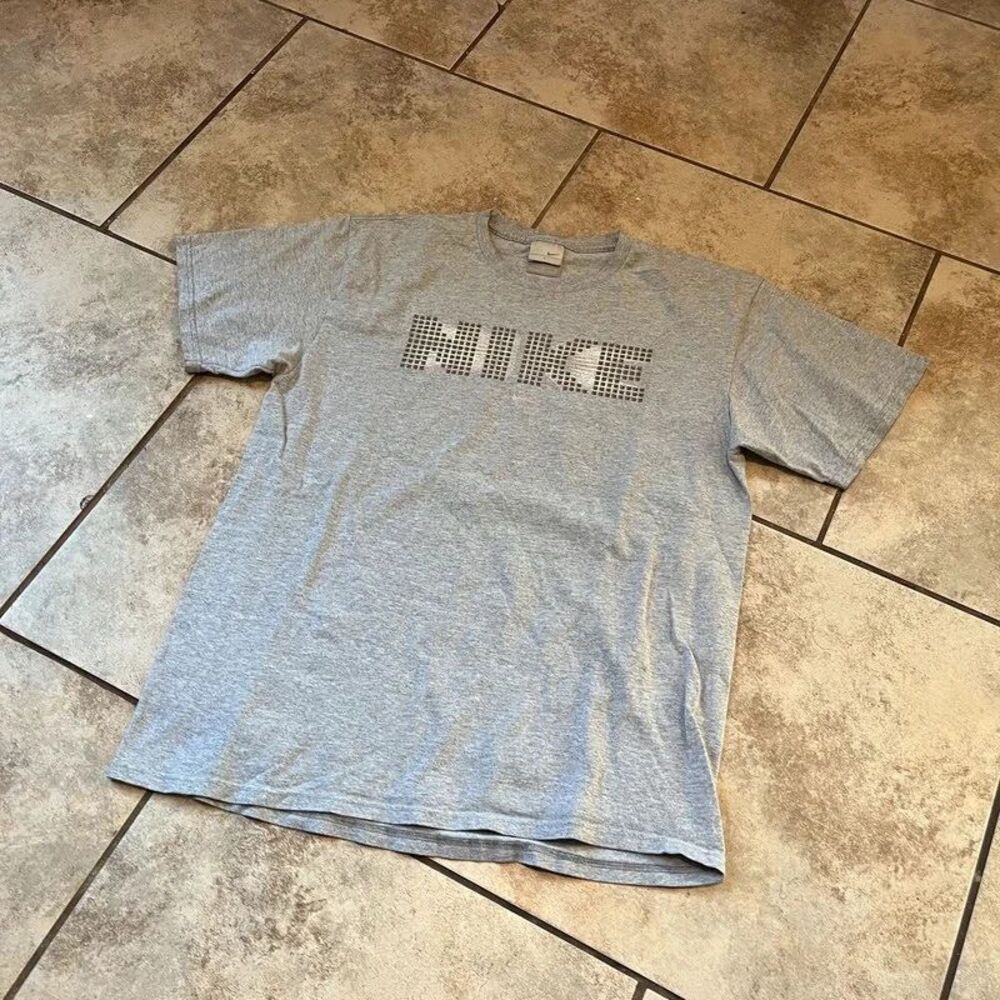 Vintage Y2K Nike Spellout Graphic T Shirt Grey L